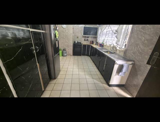 4 BEDROOM HOUSE FOR SALE IN WITPOORTJIE